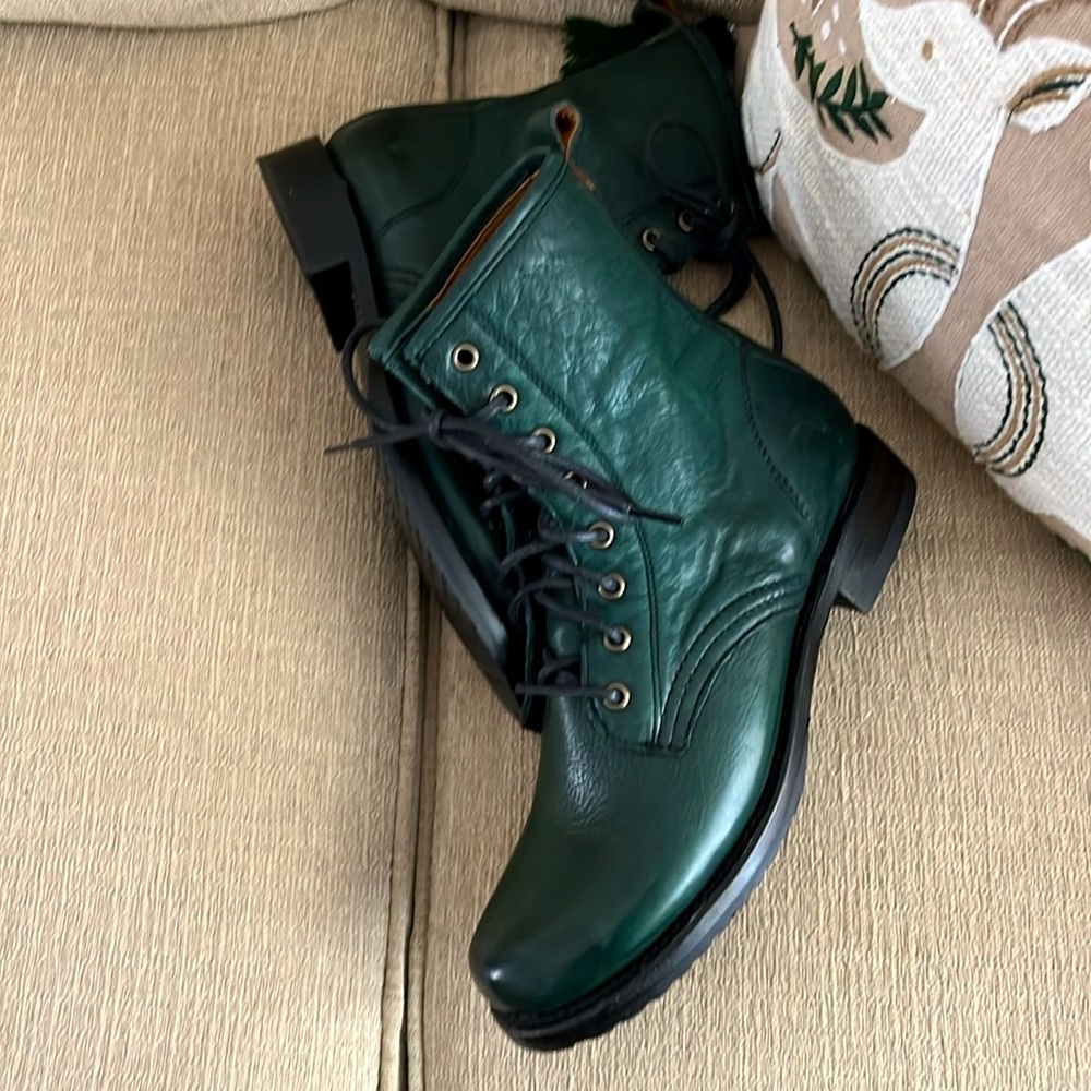 Frye Veronica combat lace up green leather boots 8.5